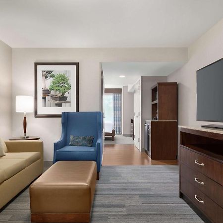 Hilton Garden Inn Stony Brook Exterior foto